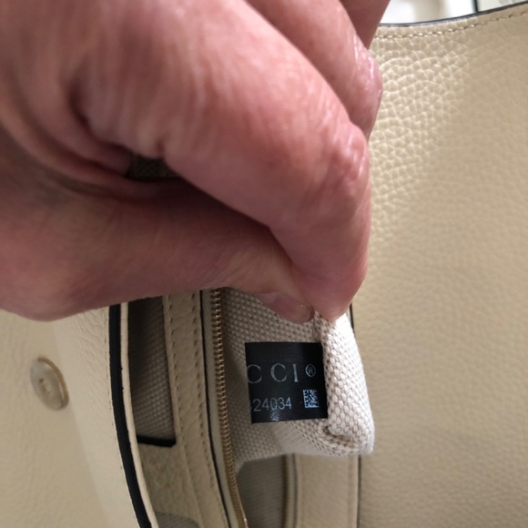 Gucci Cream Leather Shoulder Bag - Picture 9 of 16